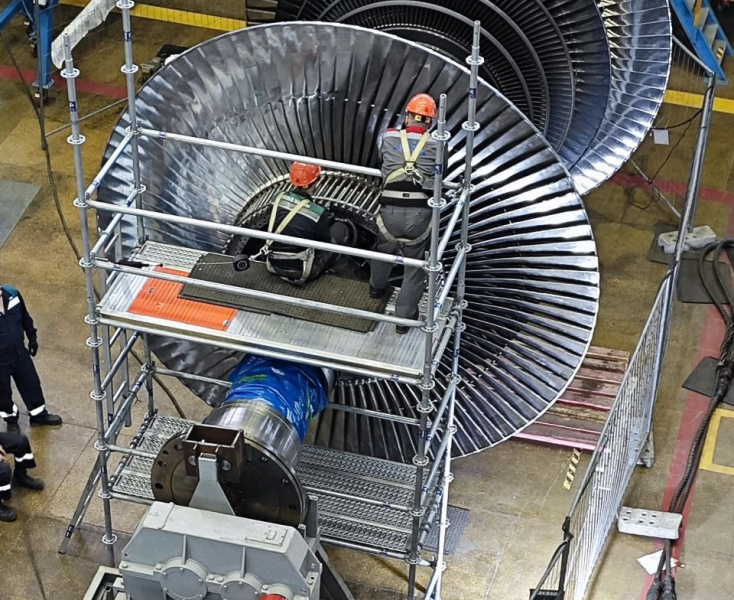 Ротор с титановыми лопатками начал работать